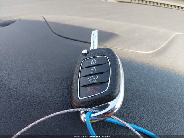 KM8J33A41GU114991 Hyundai TUCSON SE