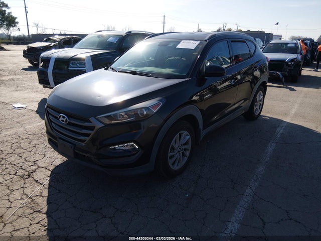 KM8J33A41GU114991 Hyundai TUCSON SE