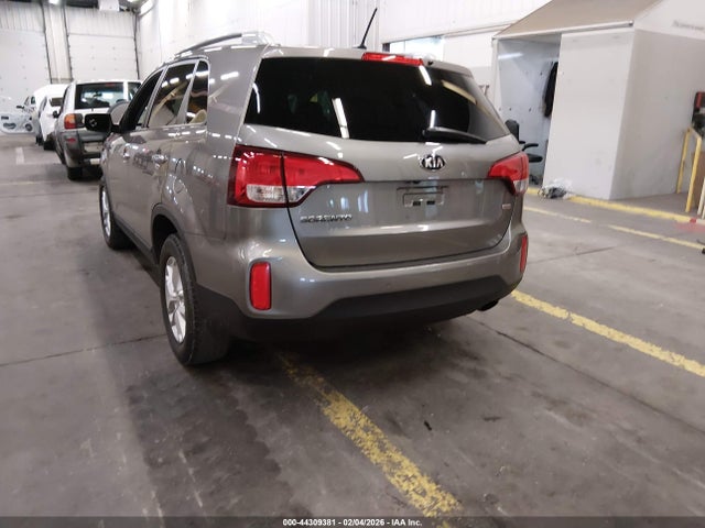 KIA SORENTO LX 2015 5XYKT4A62FG623147 Image 3