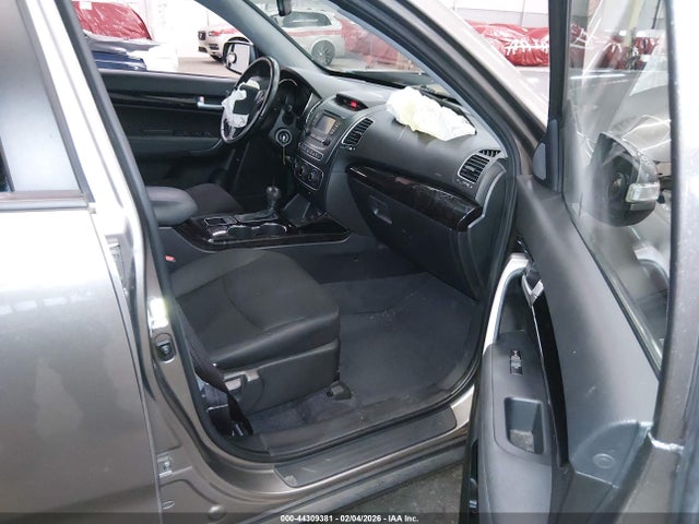 KIA SORENTO LX 2015 5XYKT4A62FG623147 Image 5