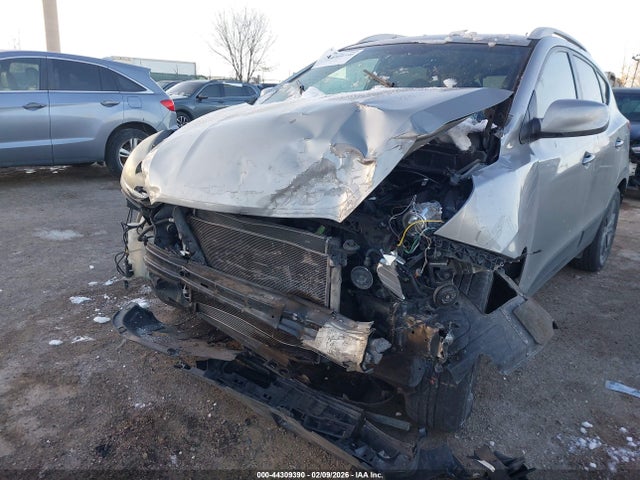 KM8JU3AG5FU072878 Hyundai TUCSON SE
