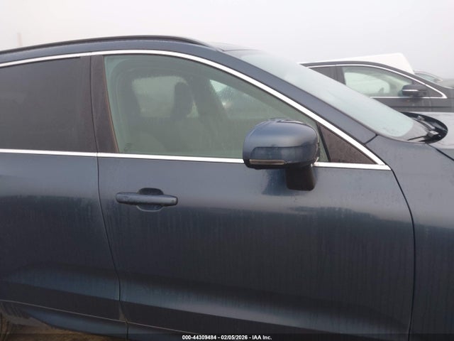 YV4L12RK4N1052739 Volvo Xc60 B5 Momentum
