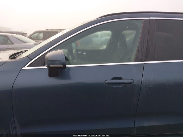 YV4L12RK4N1052739 Volvo Xc60 B5 Momentum