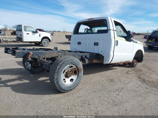 2011 FORD F-250 1FTBF2B64BEC77003 Photo 3