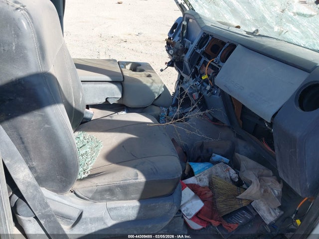 2011 FORD F-250 1FTBF2B64BEC77003 Photo 4