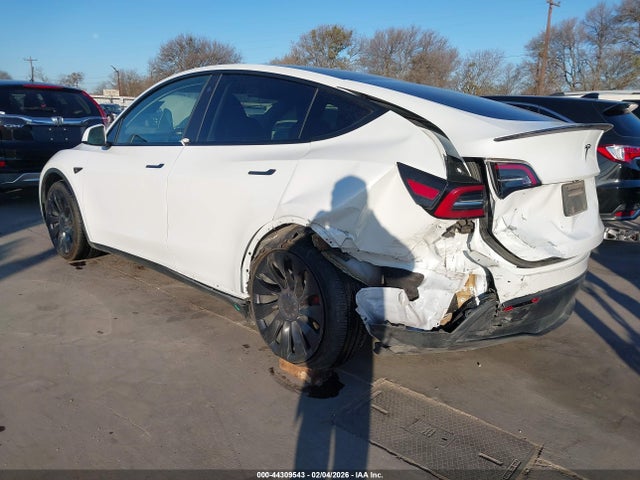 2023 TESLA MODEL Y 7SAYGDEFXPF757909 Photo 2