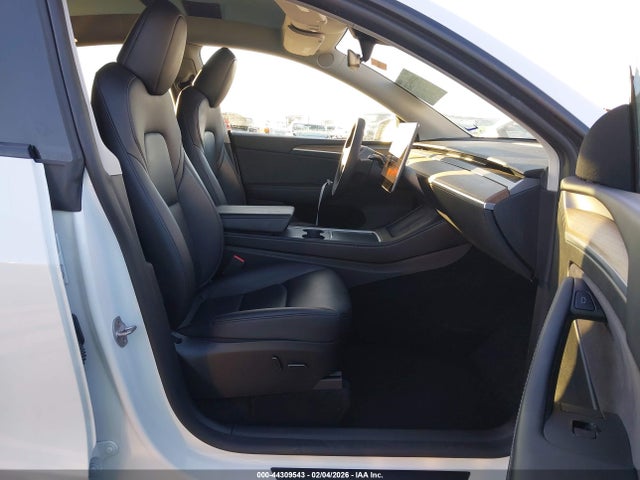 2023 TESLA MODEL Y 7SAYGDEFXPF757909 Photo 4