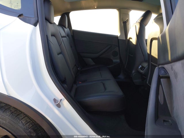2023 TESLA MODEL Y 7SAYGDEFXPF757909 Photo 7