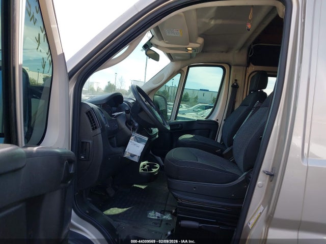 3C6TRVCG9JE124728 RAM Promaster 2500 High Roof 136 Wb