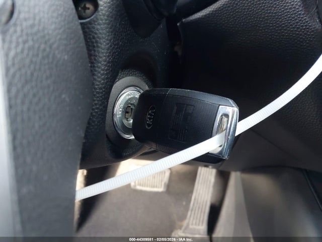 KIA SOUL + 2018 KNDJP3A51J7545242 Image 11