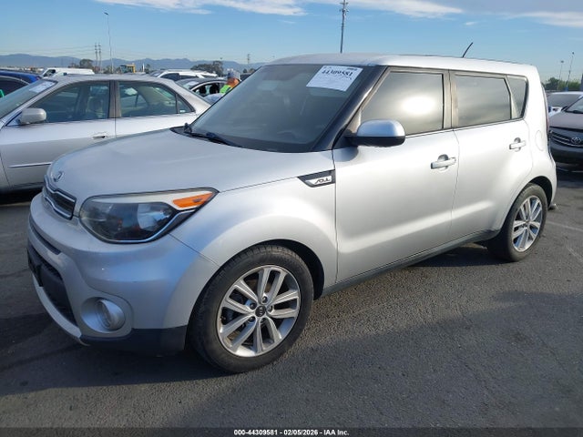 KIA SOUL + 2018 KNDJP3A51J7545242 Image 2