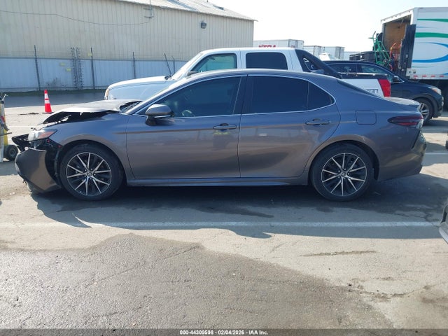 4T1G11AK1NU644197 Toyota CAMRY SE