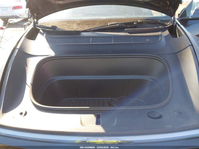 2026 TESLA MODEL Y 7SAYGDED6TF462895 Photo 9