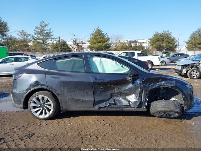 2026 Tesla Model Y მანქანა იყიდება აუქციონზე, vin: 7SAYGDED6TF462895, აუქციონის ნომერი: 44309656