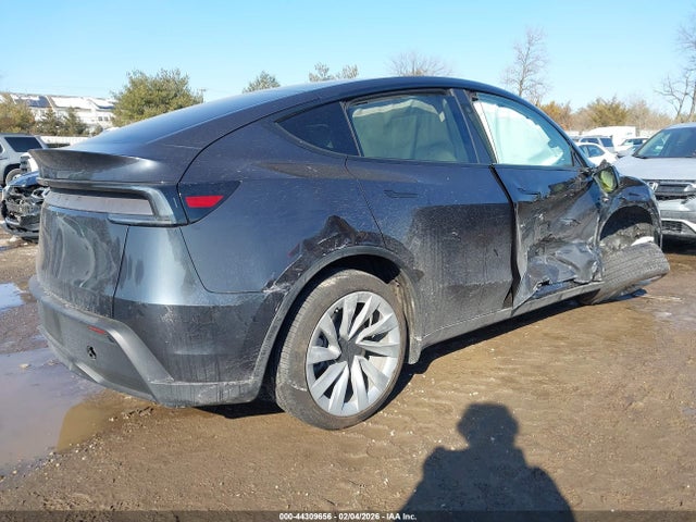 2026 TESLA MODEL Y 7SAYGDED6TF462895 Photo 3