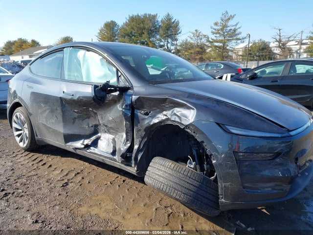 2026 TESLA MODEL Y 7SAYGDED6TF462895 Photo 5