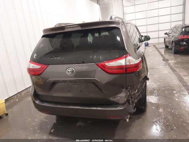 5TDKK3DC5FS565469 Toyota Sienna Le 8 Passenger