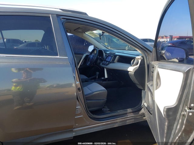 2015 Toyota Rav4 Le მანქანა იყიდება აუქციონზე, vin: JTMZFREV4FD051257, აუქციონის ნომერი: 44309699