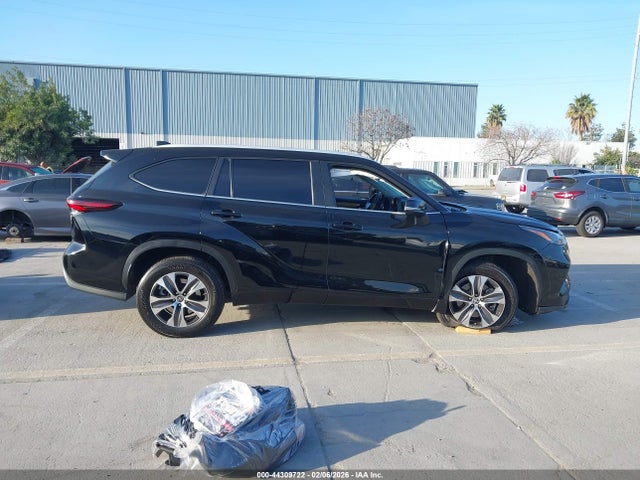 5TDKDRAHXRS534414 Toyota Highlander Xle