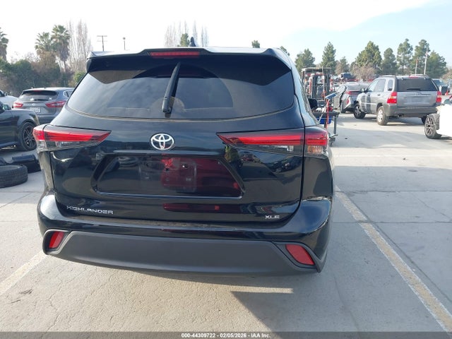 5TDKDRAHXRS534414 Toyota Highlander Xle