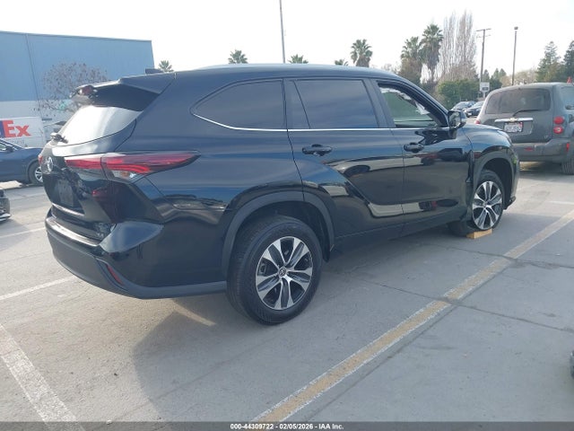 5TDKDRAHXRS534414 Toyota Highlander Xle