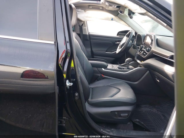 5TDKDRAHXRS534414 Toyota Highlander Xle