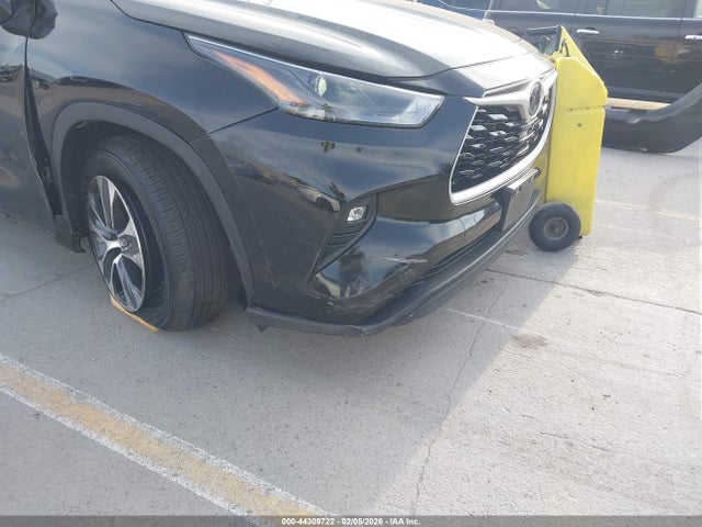 5TDKDRAHXRS534414 Toyota Highlander Xle
