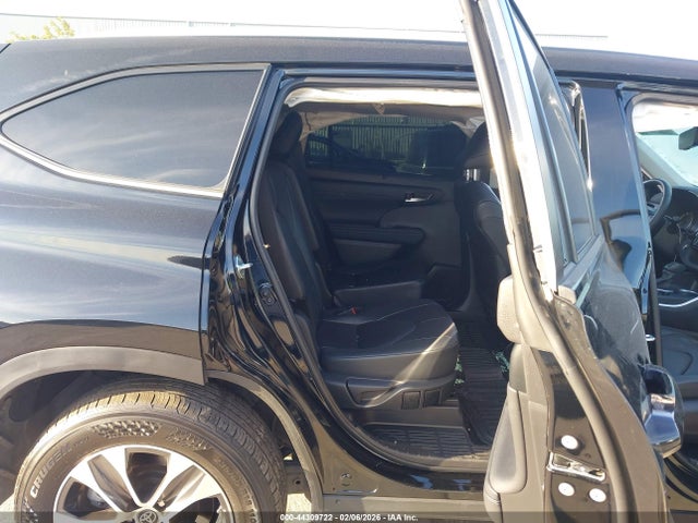 5TDKDRAHXRS534414 Toyota Highlander Xle