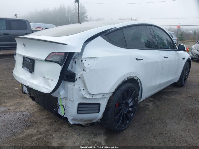 2023 TESLA MODEL Y 7SAYGDEF6PF603052 Photo 3