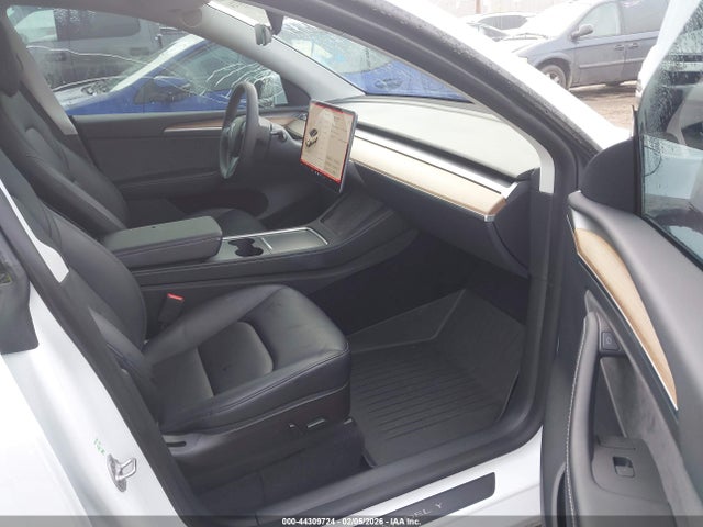 2023 TESLA MODEL Y 7SAYGDEF6PF603052 Photo 4