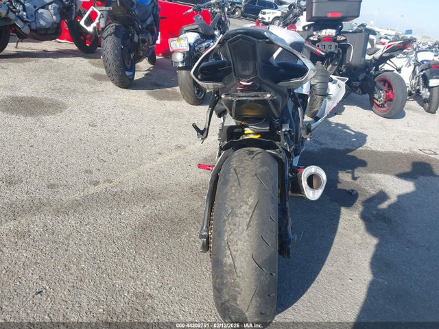 JYARN66Y8NA000768 Yamaha YZFR1