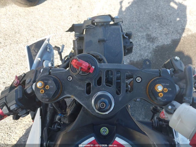 JYARN66Y8NA000768 Yamaha YZFR1