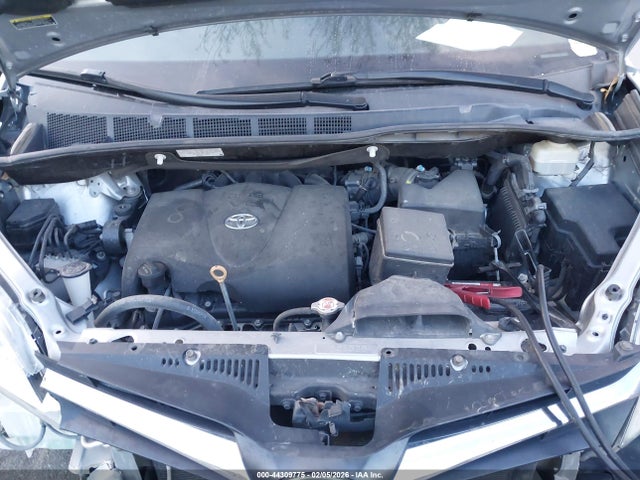 Toyota Sienna Le 8 Passenger 2018 5TDKZ3DC7JS902633 Image 10