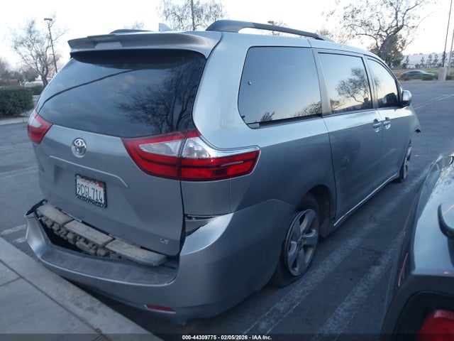 Toyota Sienna Le 8 Passenger 2018 5TDKZ3DC7JS902633 Image 4