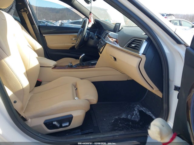 2018 BMW 330I WBA8D9G52JNU66835 Photo 4