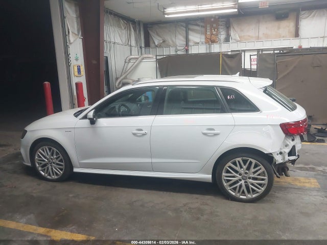 WAUTPBFF2JA076800 Audi A3 E-tron 1.4t Premium