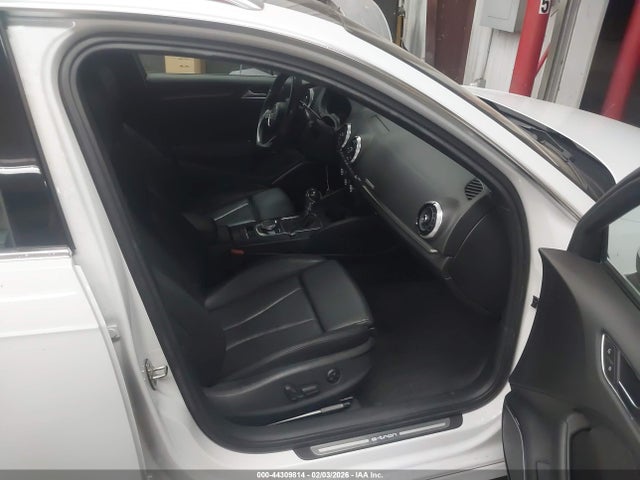 2018 AUDI A3 E-TRON WAUTPBFF2JA076800 Photo 4