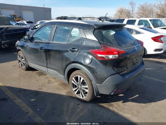 3N1CP5CU4JL518656 Nissan KICKS SV