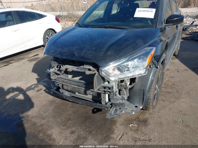 3N1CP5CU4JL518656 Nissan KICKS SV