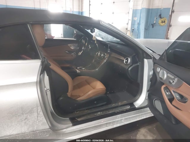 44309843 :رقم المزاد ، WDDWK8DB6KF829692 vin ، 2019 Mercedes-benz C 300 مزاد بيع