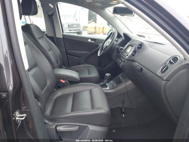 2016 VOLKSWAGEN TIGUAN WVGBV7AX1GW593014 Photo 4