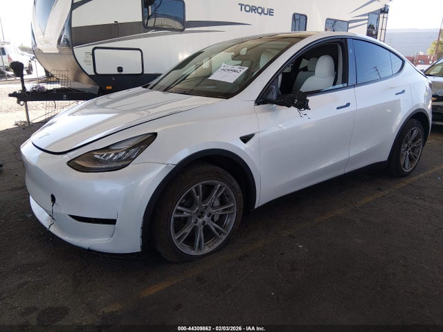 2023 TESLA MODEL Y 7SAYGDEE1PA154304 Photo 1