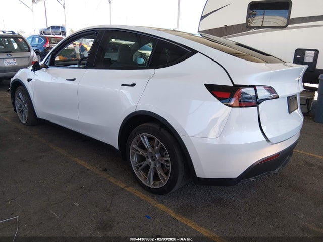 2023 TESLA MODEL Y 7SAYGDEE1PA154304 Photo 2