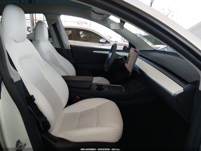 2023 TESLA MODEL Y 7SAYGDEE1PA154304 Photo 4