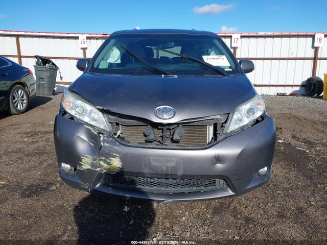 5TDYK3DC5GS715284 Toyota Sienna Xle 8 Passenger