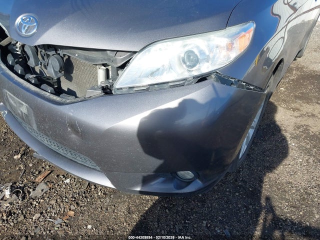 5TDYK3DC5GS715284 Toyota Sienna Xle 8 Passenger