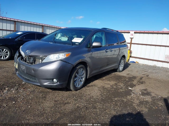 5TDYK3DC5GS715284 Toyota Sienna Xle 8 Passenger