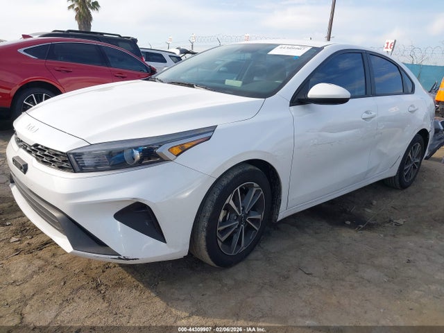 KIA Forte Lxs 2023 3KPF24AD7PE618141 Image 2