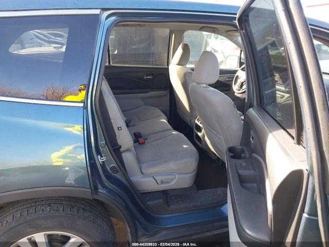 Honda PILOT LX 2018 5FNYF6H13JB034650 Image 8