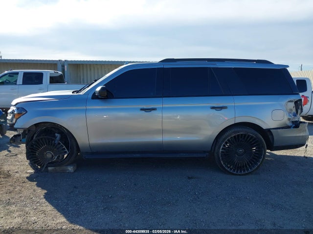 1FMJU1HT7NEA29109 Ford Expedition Xlt